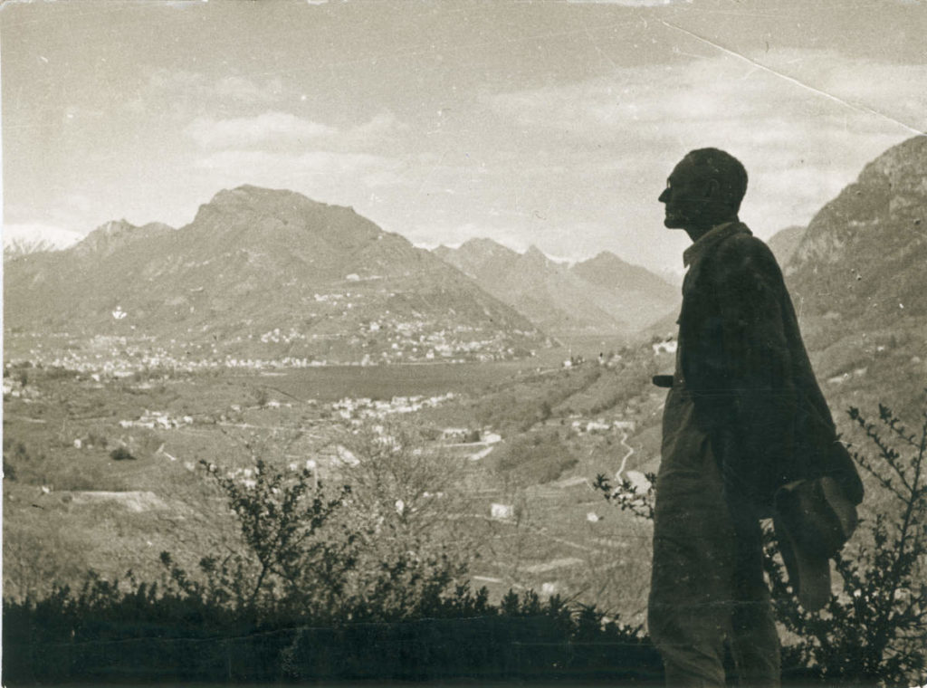 Hermann Hesse nel giardino di Casa Rossa, aprile 1937