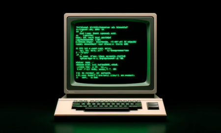 Vintage PC con codice BASIC sullo schermo